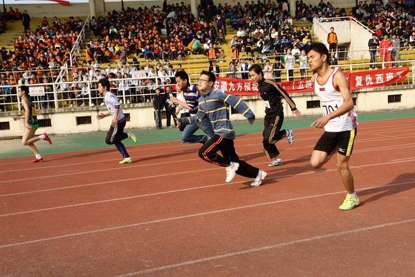 大学生运动会入场词大全_开幕词运动会